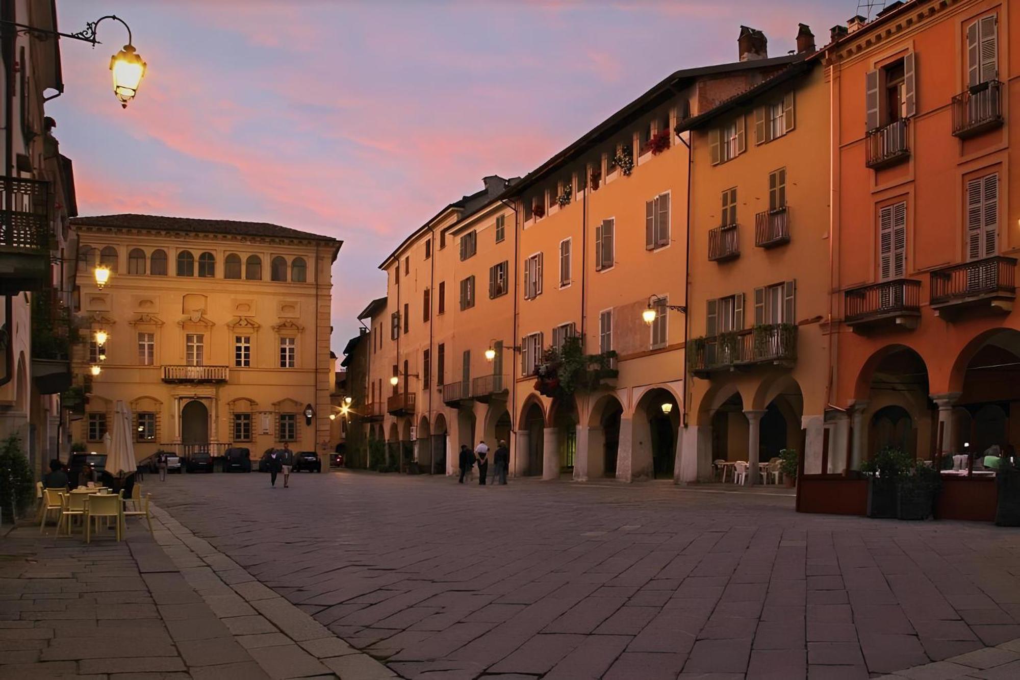 Centro Storico Luminoso Spazio Al Piazzo 比耶拉 外观 照片
